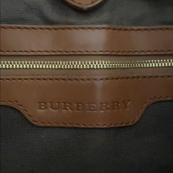 Auth Burberry Smoked Check Northfield Tote - Picture 2 of 16